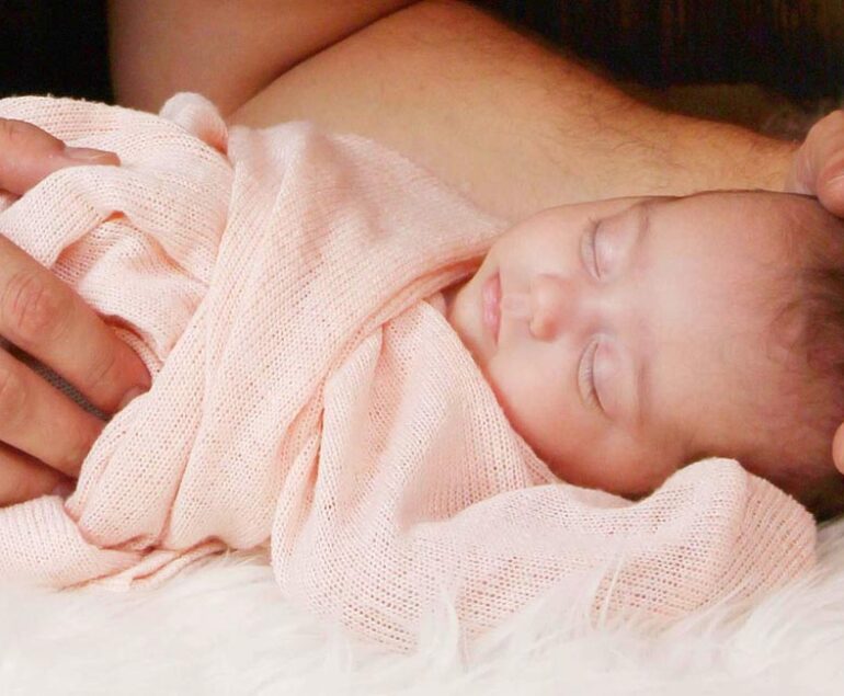 baby wrapping fasciatura bambino